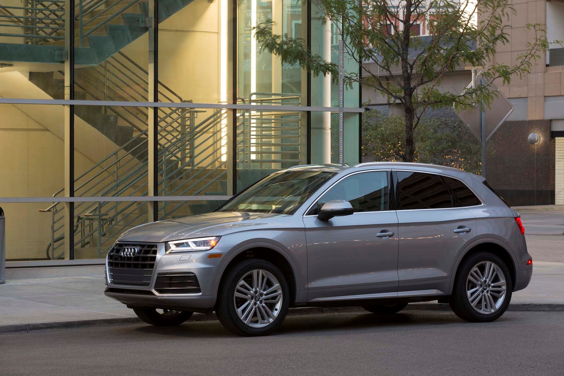 New 2020 Audi Q5 2.0T quattro Premium 2.0T quattro Premium for sale Sold at 1 Stop Leasing in Brooklyn NY 11223 1