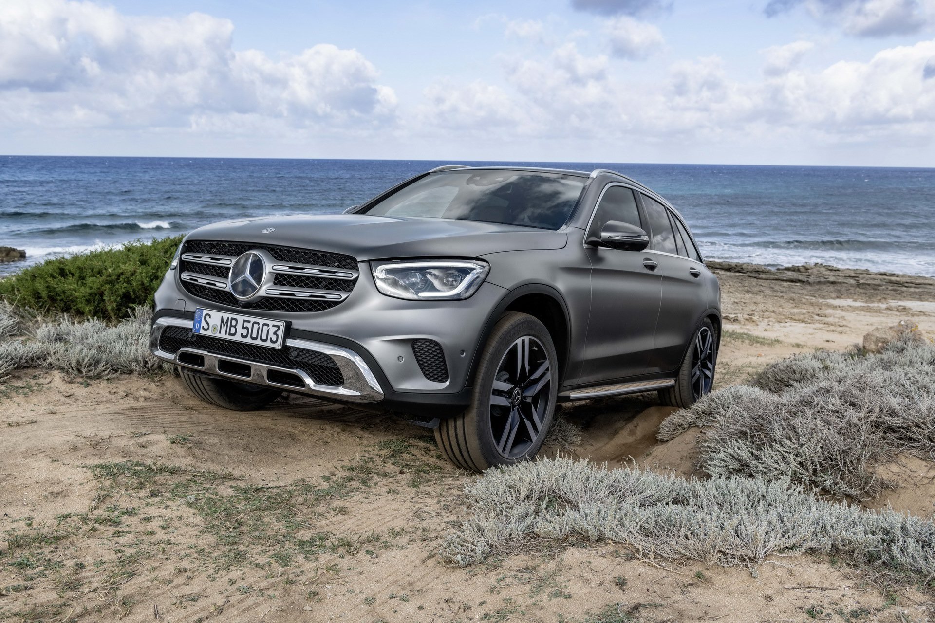 New 2019 Mercedes-Benz GLC 350e 4MATIC GLC 350e 4MATIC for sale Sold at 1 Stop Leasing in Brooklyn NY 11223 1