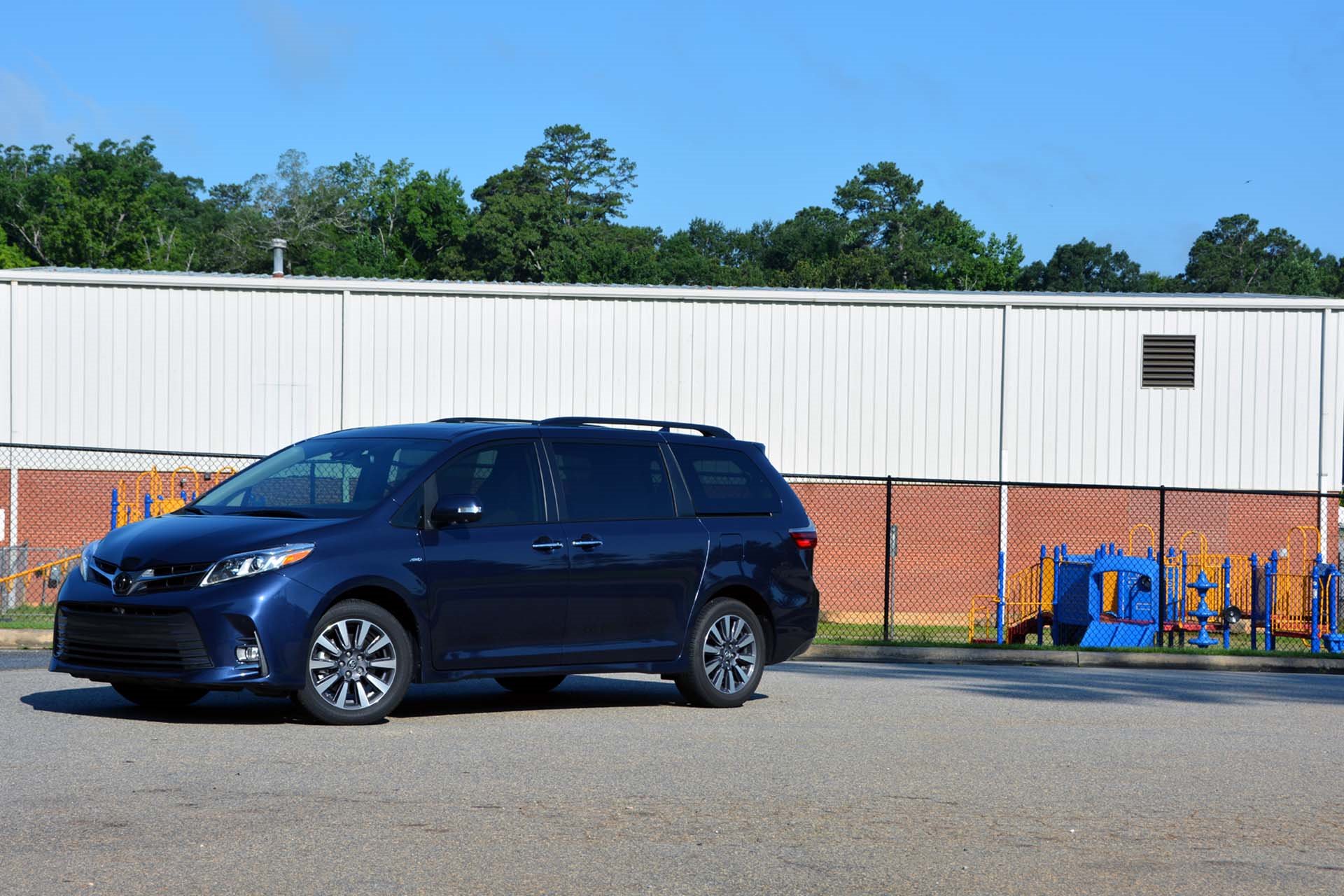 New 2020 Toyota Sienna XLE 7-Passenger Auto Access Seat for sale Sold at 1 Stop Leasing in Brooklyn NY 11223 1