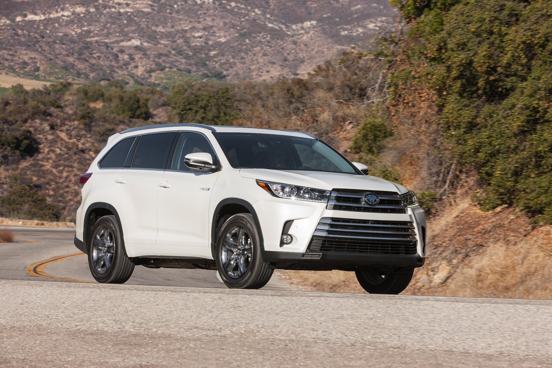 New 2019 Toyota Highlander Hybrid XLE Hybrid for sale Sold at 1 Stop Leasing in Brooklyn NY 11223 1