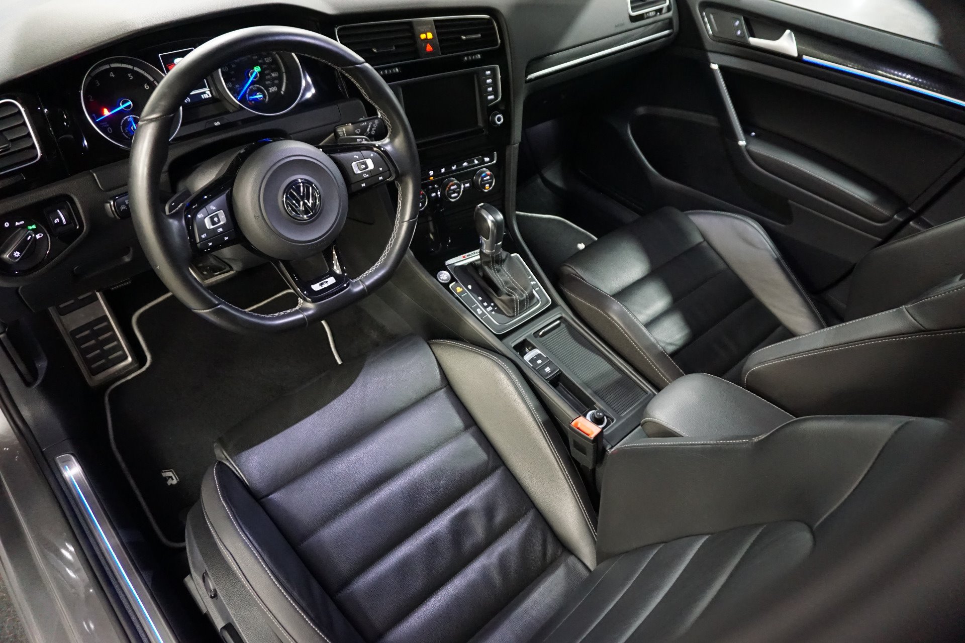 New 2019 Volkswagen-Golf R w/DCC and Navigation Golf R w/DCC and Navigation for sale Sold at 1 Stop Leasing in Brooklyn NY 11223 2