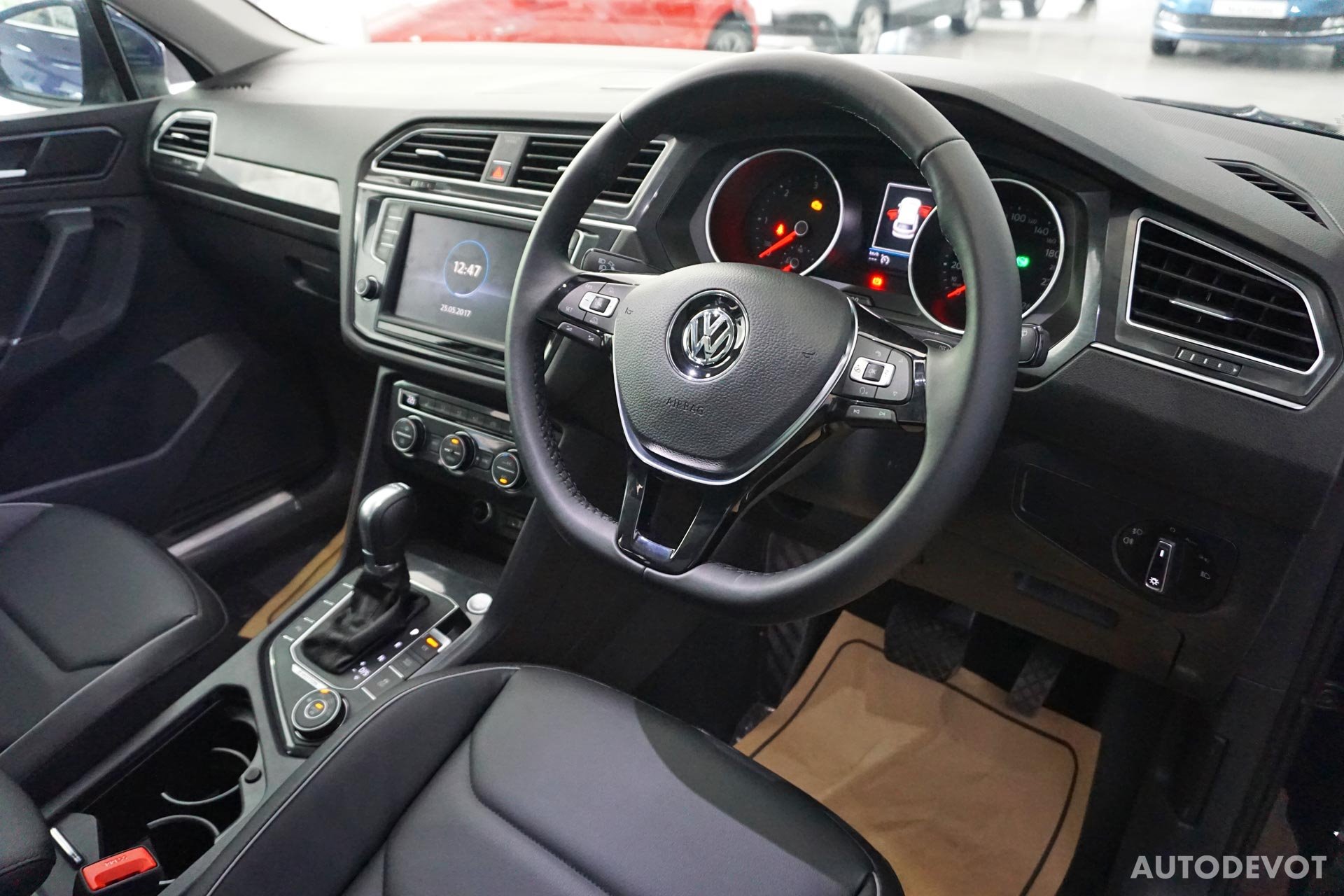 New 2019 Volkswagen-Tiguan 2.0T SEL R-Line 4Motion Tiguan 2.0T SEL R-Line 4Motion for sale Sold at 1 Stop Leasing in Brooklyn NY 11223 2