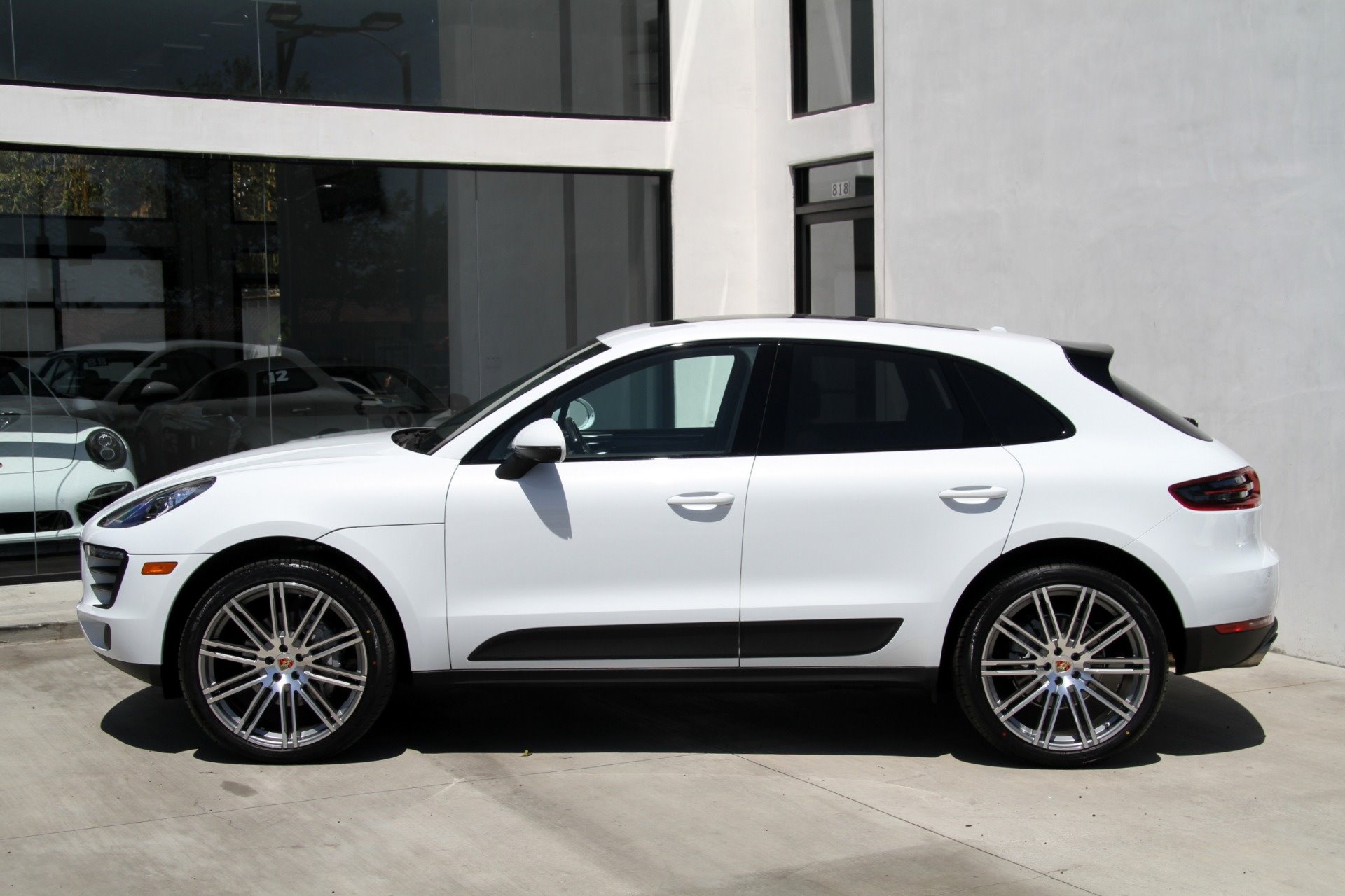 New 2019 Porsche-Macan S Macan S for sale Sold at 1 Stop Leasing in Brooklyn NY 11223 1